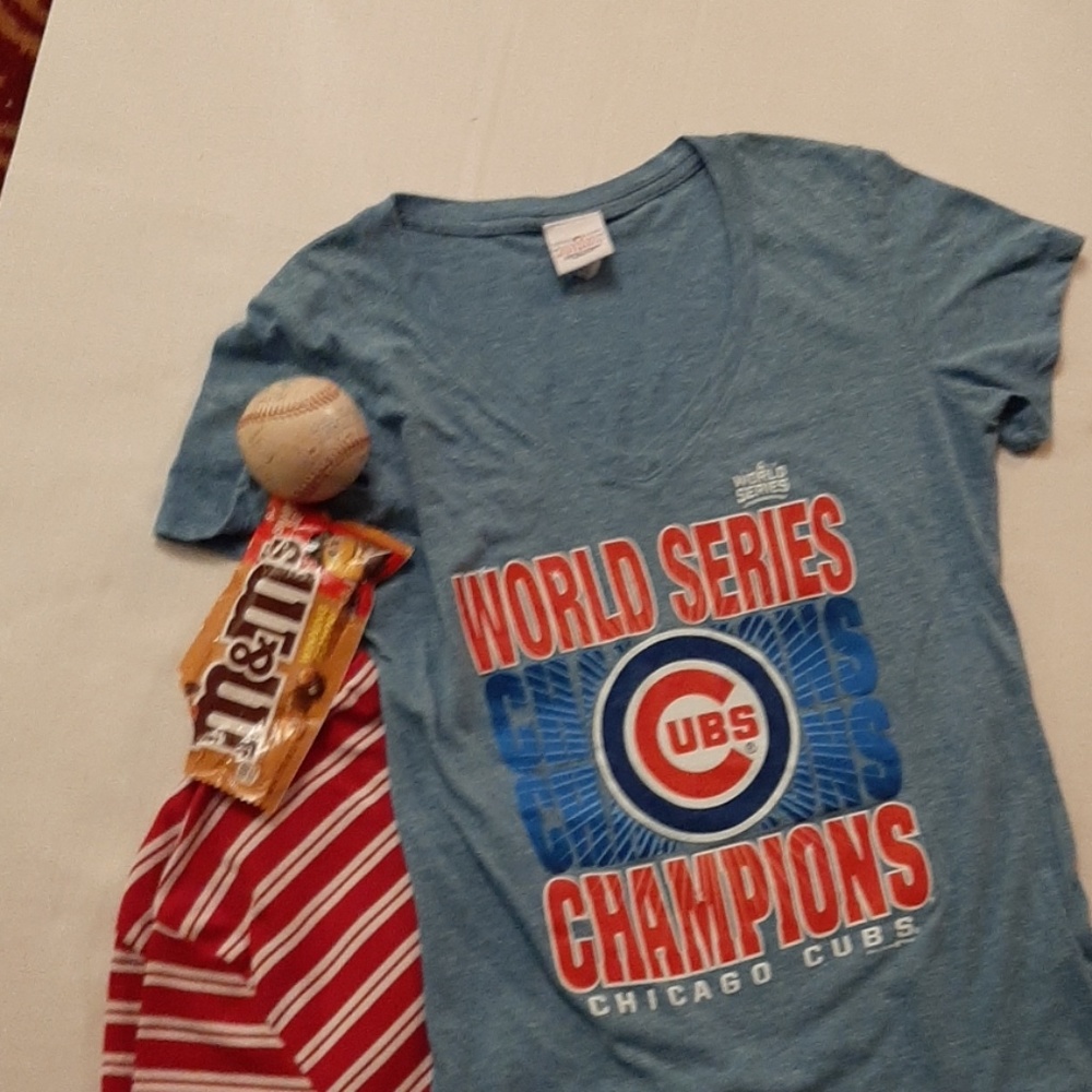 Cubs t shirt